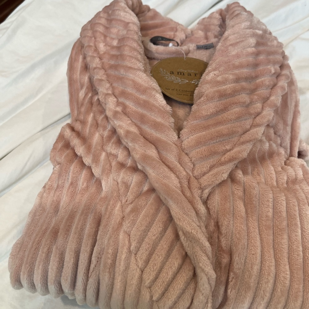 Amari plush pink robe.